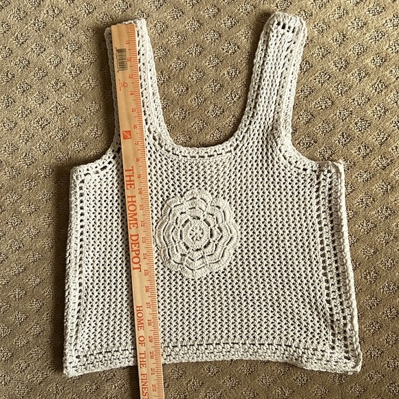 NWOT Jessica Simpson Crochet Flower Tank - Picture 5 of 9